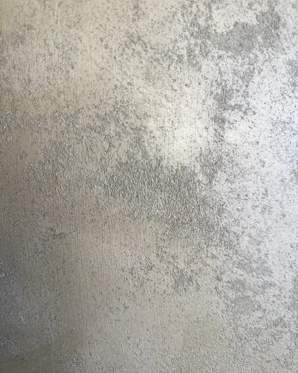 Spachtelstruktur in Grau, Detailaufnahme